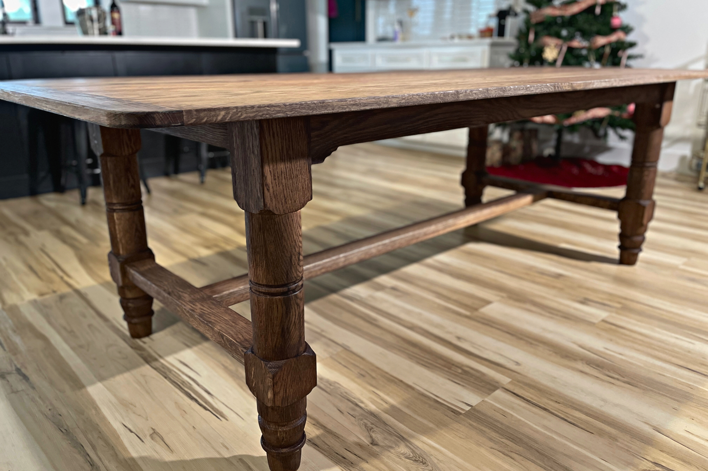 JACKSON White Oak Turned-Leg Dining Table