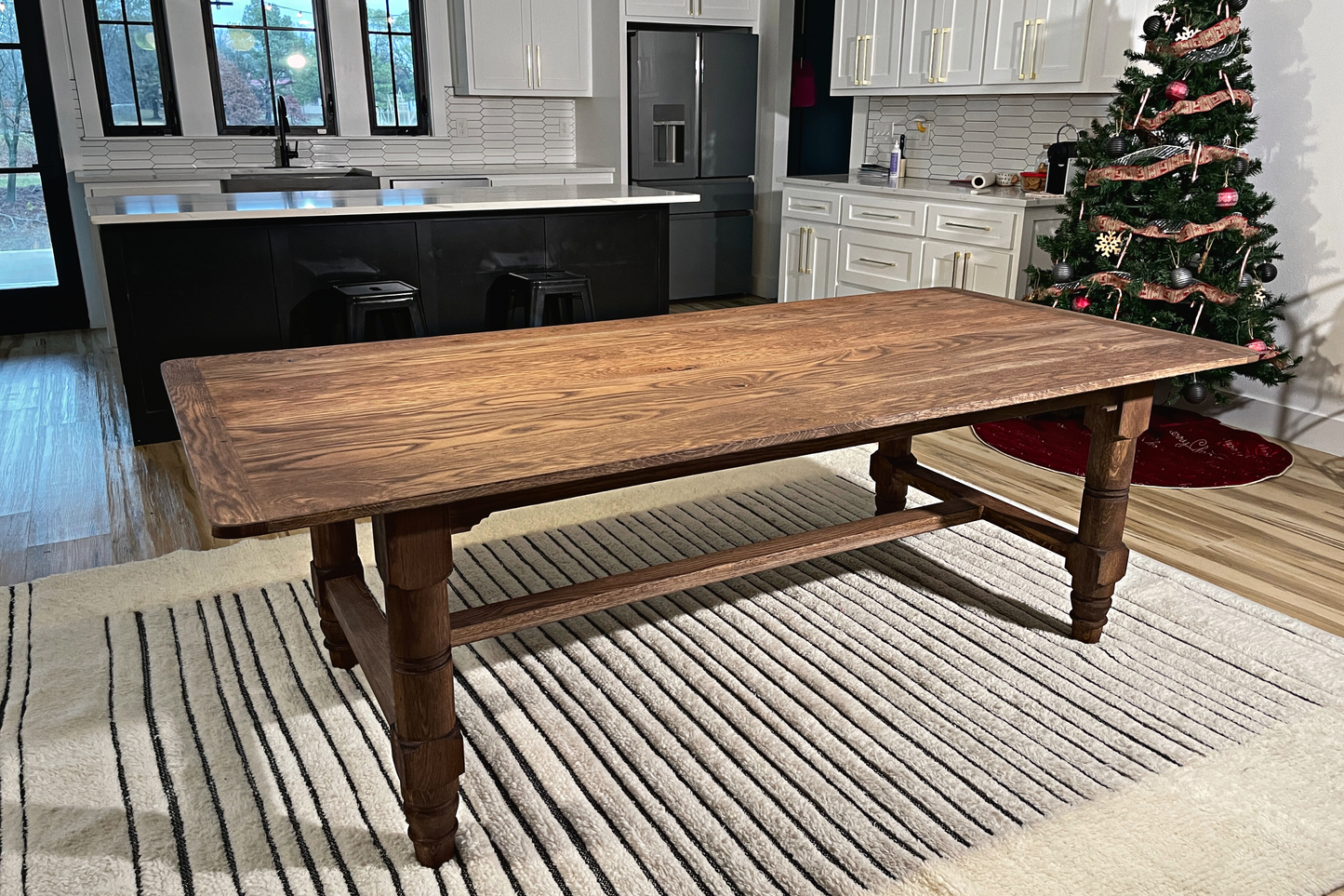 JACKSON White Oak Turned-Leg Dining Table